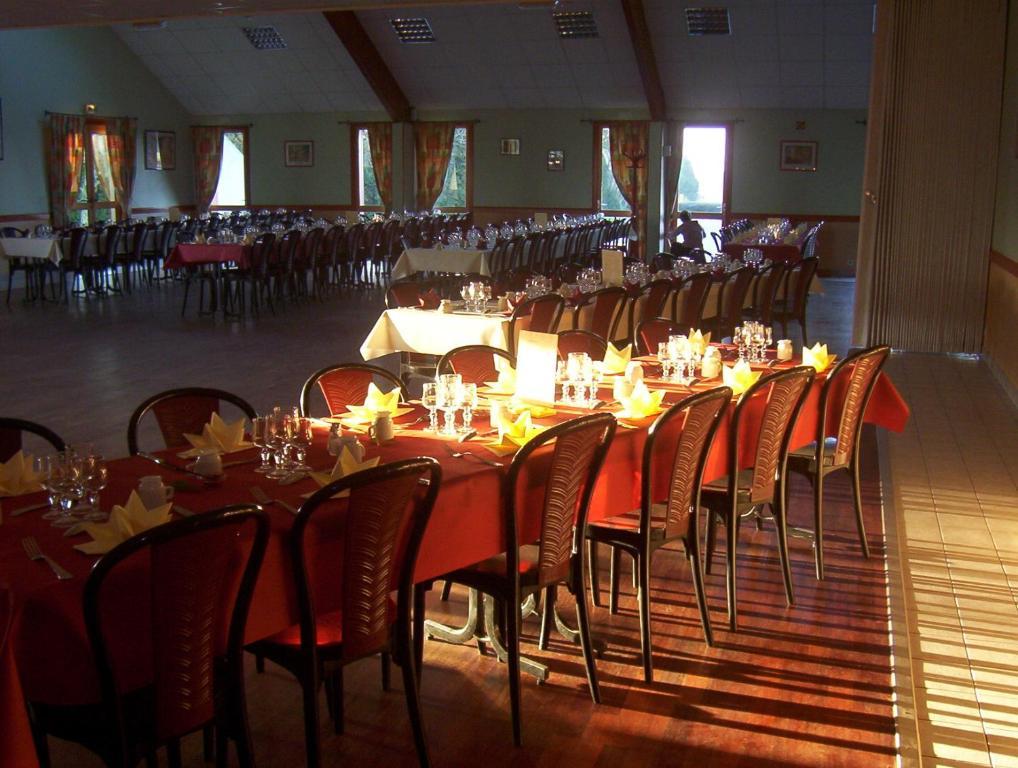 Hotel Le Bretagne Louvigné-de-Bais Buitenkant foto